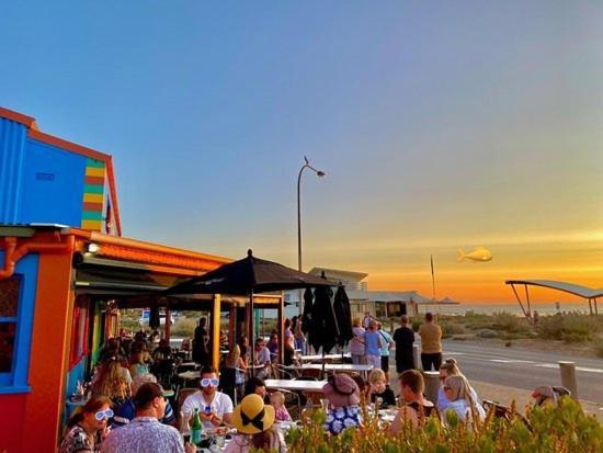 Moana Beach Tourist Park Kültér fotó